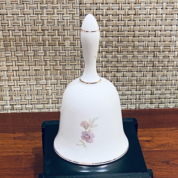 VTG 1960s Crown West Porcelain Floral Bell - Picture 7 of 11